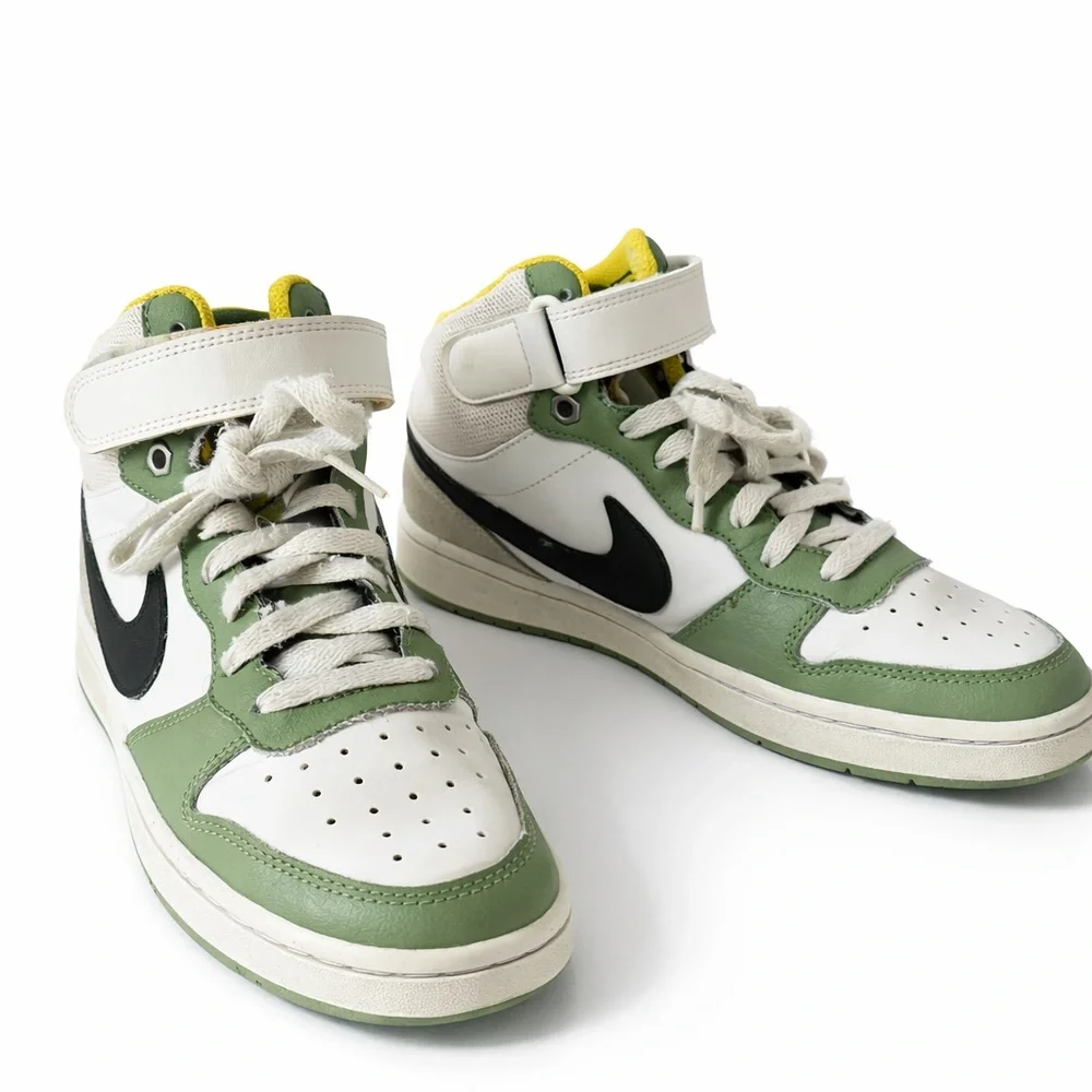 Nike Kids Sneakers - Green, White, and‎ Black
